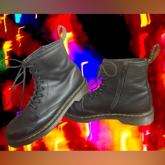 Dr. Martens womens’ 1460 leather boots wmns sz 5/mns sz4 - Picture 3 of 6